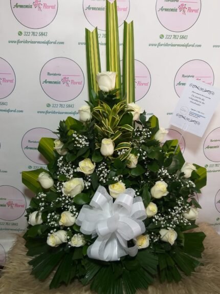 Caja con rosas, caja de flores, flores y licor, floristerias en bello, floristerias a domicilio en medellin, floristerias en bello, floristerias en belen, floristerias antioquia, floristeria copacabana, floristeria girardota, anchetas a domicilio, anchetas con dulces, anchetas con licor y dulces, ancheta con flores, anchetas con flores a domicilio, anchetas light, ramos para el dia de la madre, ramos para el dia del padre, ramos para el dia de los enamorados, regalo para enamorar, regalo de aniversario, ramo de flores de aniversario, ramillete de rosas, ramillete de girasoles, ramillete de lirios, lirios, rosas, girasoles, ramos funebres, floristeria funebre, ramos de condolencias, ramos de rosas y flores exoticas