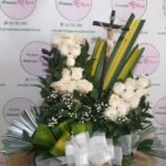 Caja con rosas, caja de flores, flores y licor, floristerias en bello, floristerias a domicilio en medellin, floristerias en bello, floristerias en belen, floristerias antioquia, floristeria copacabana, floristeria girardota, anchetas a domicilio, anchetas con dulces, anchetas con licor y dulces, ancheta con flores, anchetas con flores a domicilio, anchetas light, ramos para el dia de la madre, ramos para el dia del padre, ramos para el dia de los enamorados, regalo para enamorar, regalo de aniversario, ramo de flores de aniversario, ramillete de rosas, ramillete de girasoles, ramillete de lirios, lirios, rosas, girasoles, ramos funebres, floristeria funebre, ramos de condolencias, ramos de rosas y flores exoticas
