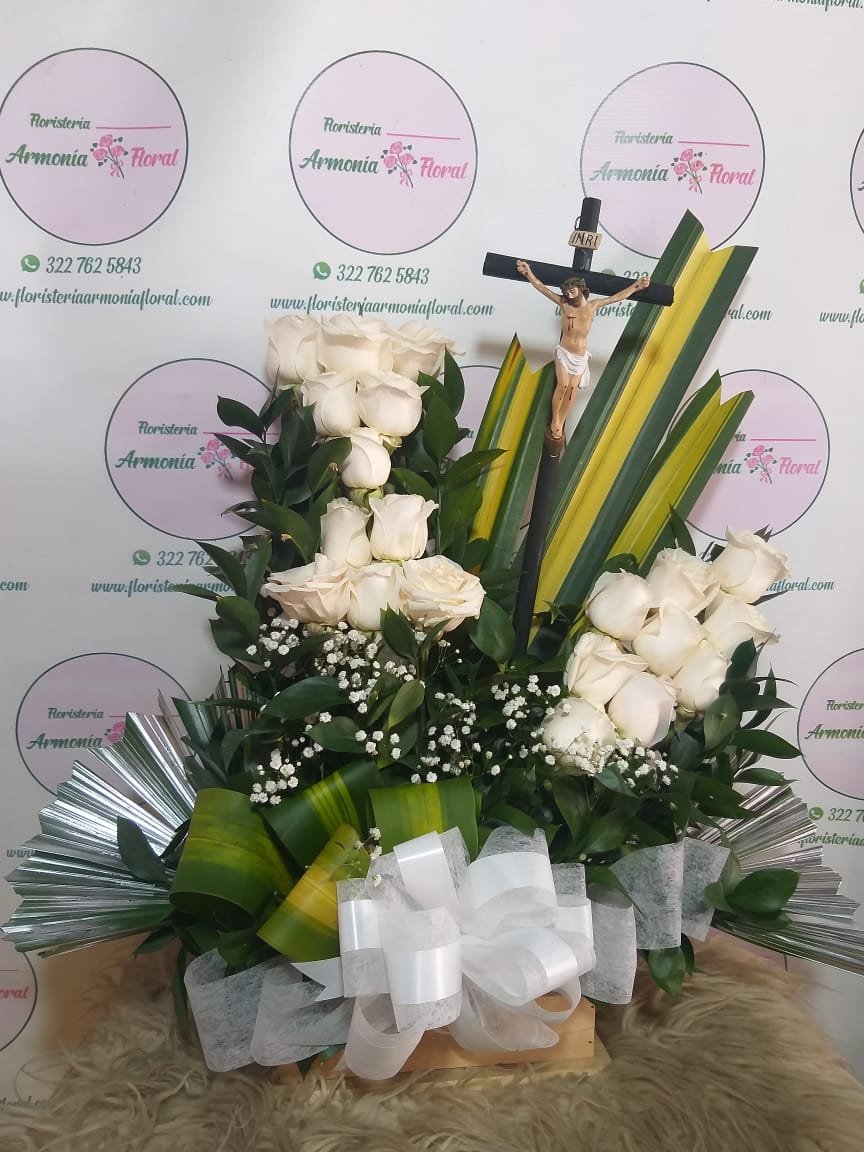Caja con rosas, caja de flores, flores y licor, floristerias en bello, floristerias a domicilio en medellin, floristerias en bello, floristerias en belen, floristerias antioquia, floristeria copacabana, floristeria girardota, anchetas a domicilio, anchetas con dulces, anchetas con licor y dulces, ancheta con flores, anchetas con flores a domicilio, anchetas light, ramos para el dia de la madre, ramos para el dia del padre, ramos para el dia de los enamorados, regalo para enamorar, regalo de aniversario, ramo de flores de aniversario, ramillete de rosas, ramillete de girasoles, ramillete de lirios, lirios, rosas, girasoles, ramos funebres, floristeria funebre, ramos de condolencias, ramos de rosas y flores exoticas