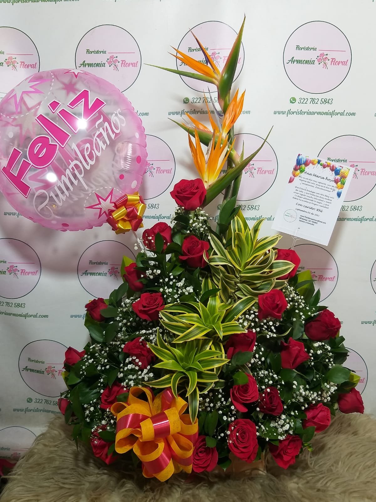 Caja con rosas, caja de flores, flores y licor, floristerias en bello, floristerias a domicilio en medellin, floristerias en bello, floristerias en belen, floristerias antioquia, floristeria copacabana, floristeria girardota, anchetas a domicilio, anchetas con dulces, anchetas con licor y dulces, ancheta con flores, anchetas con flores a domicilio, anchetas light, ramos para el dia de la madre, ramos para el dia del padre, ramos para el dia de los enamorados, regalo para enamorar, regalo de aniversario, ramo de flores de aniversario, ramillete de rosas, ramillete de girasoles, ramillete de lirios, lirios, rosas, girasoles, ramos funebres, floristeria funebre, ramos de condolencias, ramos de rosas y flores exoticas