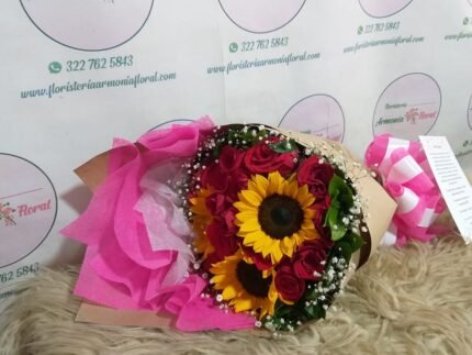 Caja con rosas, caja de flores, flores y licor, floristerias en bello, floristerias a domicilio en medellin, floristerias en bello, floristerias en belen, floristerias antioquia, floristeria copacabana, floristeria girardota, anchetas a domicilio, anchetas con dulces, anchetas con licor y dulces, ancheta con flores, anchetas con flores a domicilio, anchetas light, ramos para el dia de la madre, ramos para el dia del padre, ramos para el dia de los enamorados, regalo para enamorar, regalo de aniversario, ramo de flores de aniversario, ramillete de rosas, ramillete de girasoles, ramillete de lirios, lirios, rosas, girasoles, ramos funebres, floristeria funebre, ramos de condolencias, ramos de rosas y flores exoticas