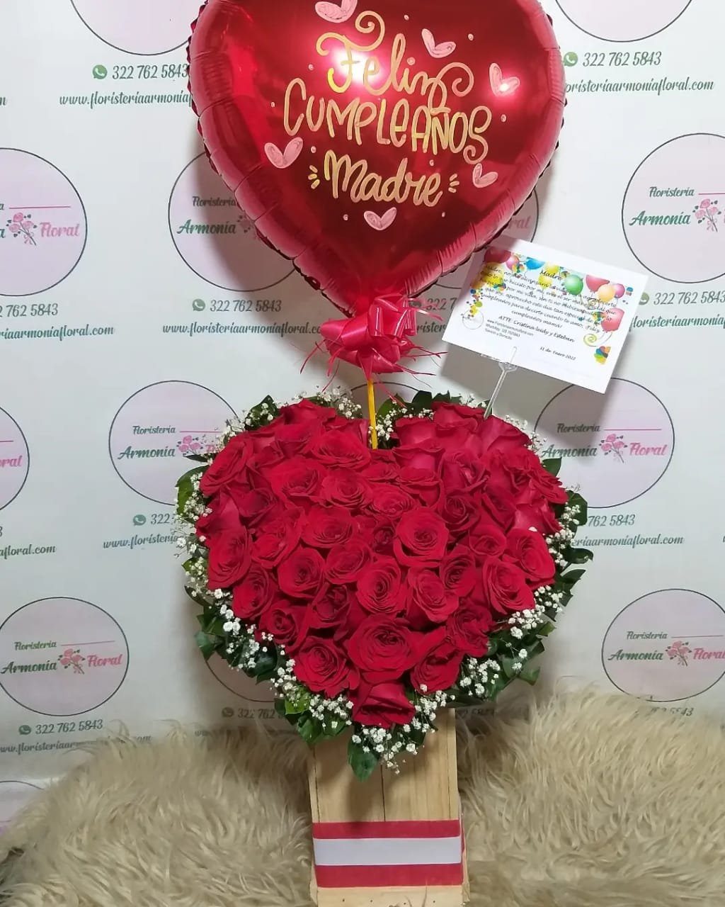 Caja con rosas, caja de flores, flores y licor, floristerias en bello, floristerias a domicilio en medellin, floristerias en bello, floristerias en belen, floristerias antioquia, floristeria copacabana, floristeria girardota, anchetas a domicilio, anchetas con dulces, anchetas con licor y dulces, ancheta con flores, anchetas con flores a domicilio, anchetas light, ramos para el dia de la madre, ramos para el dia del padre, ramos para el dia de los enamorados, regalo para enamorar, regalo de aniversario, ramo de flores de aniversario, ramillete de rosas, ramillete de girasoles, ramillete de lirios, lirios, rosas, girasoles, ramos funebres, floristeria funebre, ramos de condolencias, ramos de rosas y flores exoticas