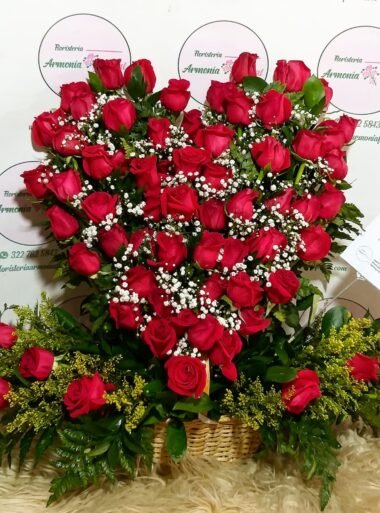Caja con rosas, caja de flores, flores y licor, floristerias en bello, floristerias a domicilio en medellin, floristerias en bello, floristerias en belen, floristerias antioquia, floristeria copacabana, floristeria girardota, anchetas a domicilio, anchetas con dulces, anchetas con licor y dulces, ancheta con flores, anchetas con flores a domicilio, anchetas light, ramos para el dia de la madre, ramos para el dia del padre, ramos para el dia de los enamorados, regalo para enamorar, regalo de aniversario, ramo de flores de aniversario, ramillete de rosas, ramillete de girasoles, ramillete de lirios, lirios, rosas, girasoles, ramos funebres, floristeria funebre, ramos de condolencias, ramos de rosas y flores exoticas