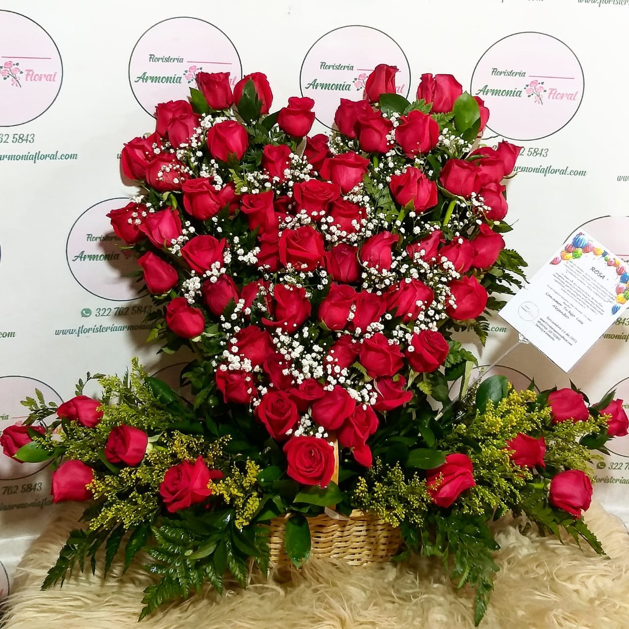 Caja con rosas, caja de flores, flores y licor, floristerias en bello, floristerias a domicilio en medellin, floristerias en bello, floristerias en belen, floristerias antioquia, floristeria copacabana, floristeria girardota, anchetas a domicilio, anchetas con dulces, anchetas con licor y dulces, ancheta con flores, anchetas con flores a domicilio, anchetas light, ramos para el dia de la madre, ramos para el dia del padre, ramos para el dia de los enamorados, regalo para enamorar, regalo de aniversario, ramo de flores de aniversario, ramillete de rosas, ramillete de girasoles, ramillete de lirios, lirios, rosas, girasoles, ramos funebres, floristeria funebre, ramos de condolencias, ramos de rosas y flores exoticas