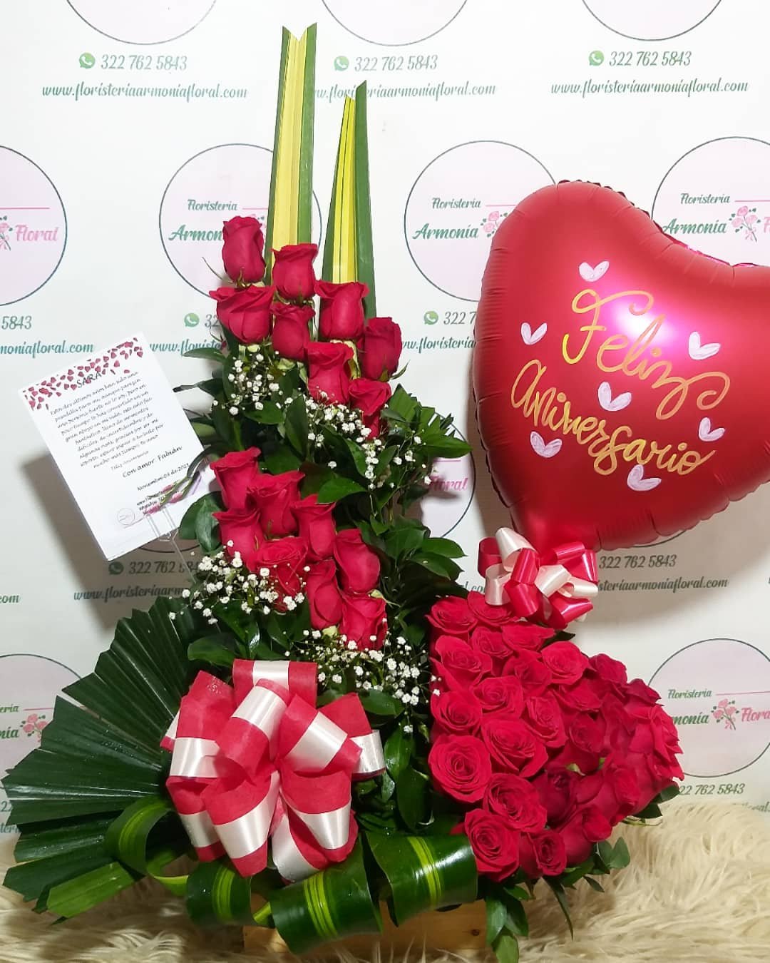 A-10 Caja con rosas, caja de flores, flores y licor, floristerias en bello, floristerias a domicilio en medellin, floristerias en bello, floristerias en belen, floristerias antioquia, floristeria copacabana, floristeria girardota, anchetas a domicilio, anchetas con dulces, anchetas con licor y dulces, ancheta con flores, anchetas con flores a domicilio, anchetas light, ramos para el dia de la madre, ramos para el dia del padre, ramos para el dia de los enamorados, regalo para enamorar, regalo de aniversario, ramo de flores de aniversario, ramillete de rosas, ramillete de girasoles, ramillete de lirios, lirios, rosas, girasoles, ramos funebres, floristeria funebre, ramos de condolencias, ramos de rosas y flores exoticas