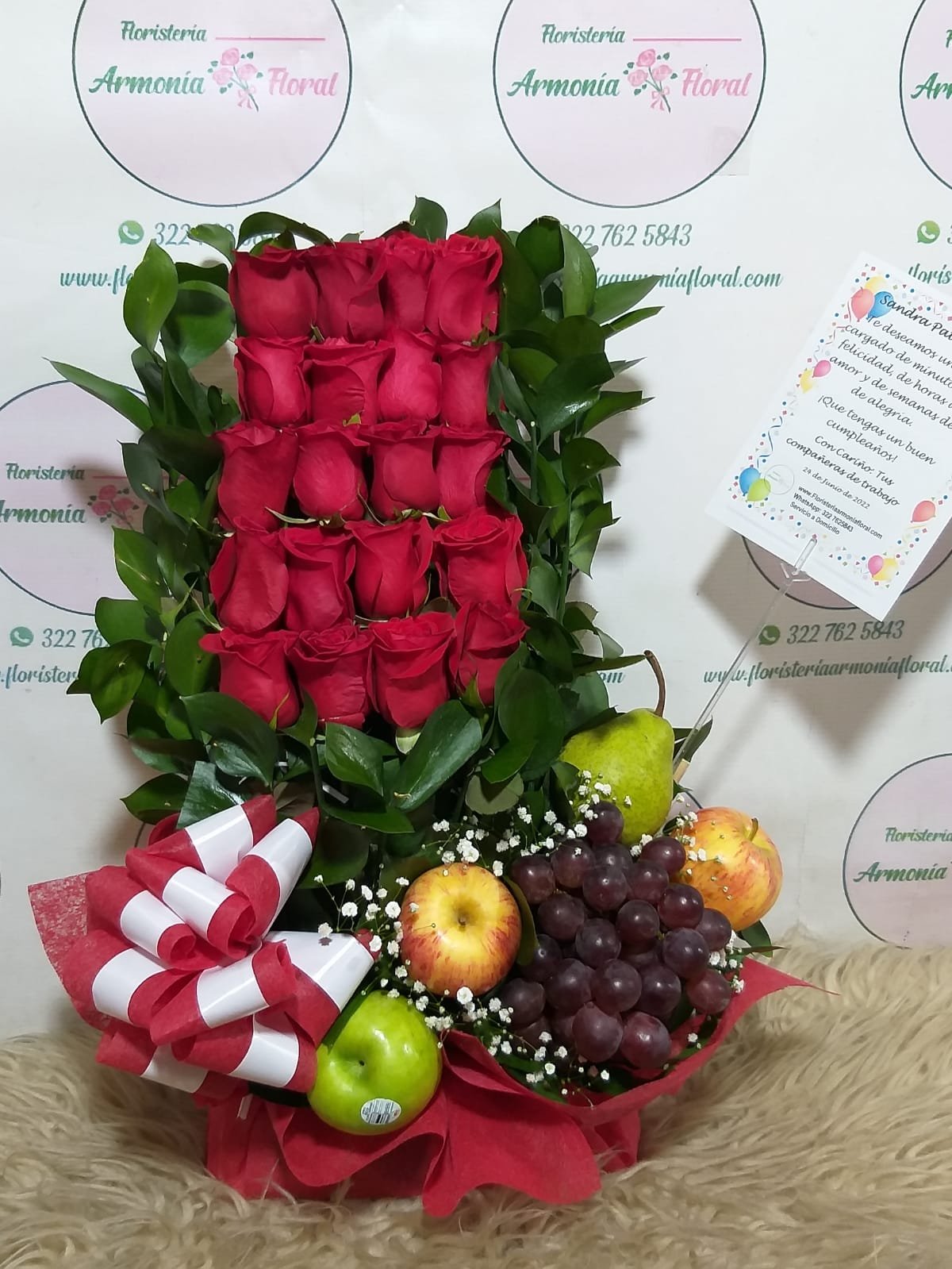 Caja con rosas, caja de flores, flores y licor, floristerias en bello, floristerias a domicilio en medellin, floristerias en bello, floristerias en belen, floristerias antioquia, floristeria copacabana, floristeria girardota, anchetas a domicilio, anchetas con dulces, anchetas con licor y dulces, ancheta con flores, anchetas con flores a domicilio, anchetas light, ramos para el dia de la madre, ramos para el dia del padre, ramos para el dia de los enamorados, regalo para enamorar, regalo de aniversario, ramo de flores de aniversario, ramillete de rosas, ramillete de girasoles, ramillete de lirios, lirios, rosas, girasoles, ramos funebres, floristeria funebre, ramos de condolencias, ramos de rosas y flores exoticas
