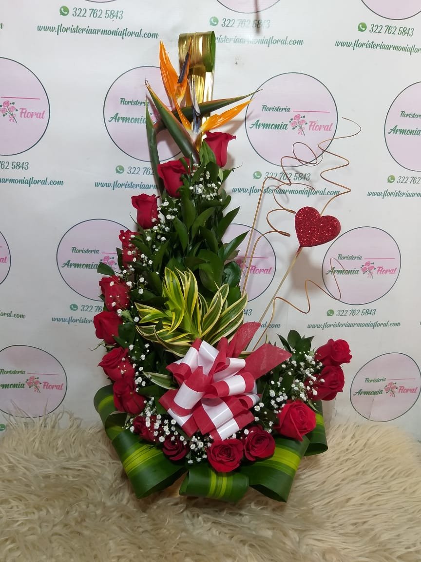 Caja con rosas, caja de flores, flores y licor, floristerias en bello, floristerias a domicilio en medellin, floristerias en bello, floristerias en belen, floristerias antioquia, floristeria copacabana, floristeria girardota, anchetas a domicilio, anchetas con dulces, anchetas con licor y dulces, ancheta con flores, anchetas con flores a domicilio, anchetas light, ramos para el dia de la madre, ramos para el dia del padre, ramos para el dia de los enamorados, regalo para enamorar, regalo de aniversario, ramo de flores de aniversario, ramillete de rosas, ramillete de girasoles, ramillete de lirios, lirios, rosas, girasoles, ramos funebres, floristeria funebre, ramos de condolencias, ramos de rosas y flores exoticas