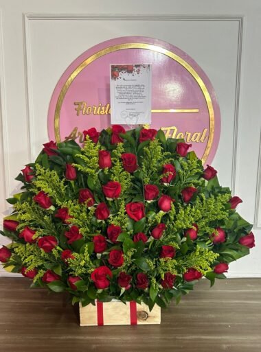 Floristerias en niquia Ramo de rosas con 50 rosas, y toques de follajes amarillos y verdes Puedes acompañarlo con, Botella de vino, chocolates finos, peluche, globos o bombas con helio. Comunicate con nosotros al  3227625843 Antes de efectuar algún pago por cualquiera de la plataformas, consulta disponibilidad del producto y envio. De esta forma evitar inconvenientes, muchas gracias. Bello Antioquia Floristerias en niquiaRamo de rosas con 50 rosas, y toques de follajes amarillos y verdes Puedes acompañarlo con, Botella de vino, chocolates finos, peluche, globos o bombas con helio. Comunicate con nosotros al  3227625843 Antes de efectuar algún pago por cualquiera de la plataformas, consulta disponibilidad del producto y envio. De esta forma evitar inconvenientes, muchas gracias. Bello Antioquia Floristerias en niquia