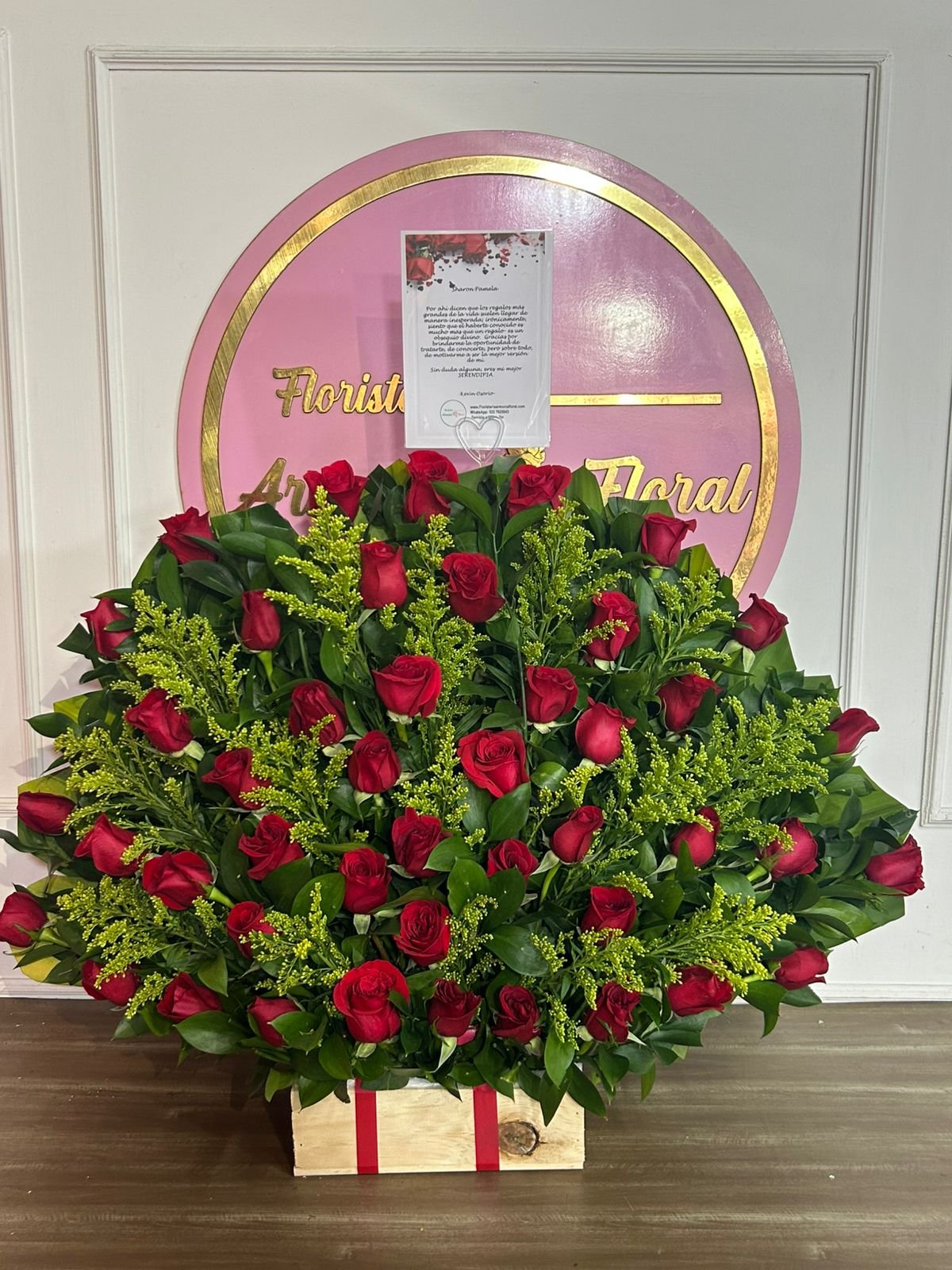 Floristerias en niquia Ramo de rosas con 50 rosas, y toques de follajes amarillos y verdes Puedes acompañarlo con, Botella de vino, chocolates finos, peluche, globos o bombas con helio. Comunicate con nosotros al  3227625843 Antes de efectuar algún pago por cualquiera de la plataformas, consulta disponibilidad del producto y envio. De esta forma evitar inconvenientes, muchas gracias. Bello Antioquia Floristerias en niquiaRamo de rosas con 50 rosas, y toques de follajes amarillos y verdes Puedes acompañarlo con, Botella de vino, chocolates finos, peluche, globos o bombas con helio. Comunicate con nosotros al  3227625843 Antes de efectuar algún pago por cualquiera de la plataformas, consulta disponibilidad del producto y envio. De esta forma evitar inconvenientes, muchas gracias. Bello Antioquia Floristerias en niquia